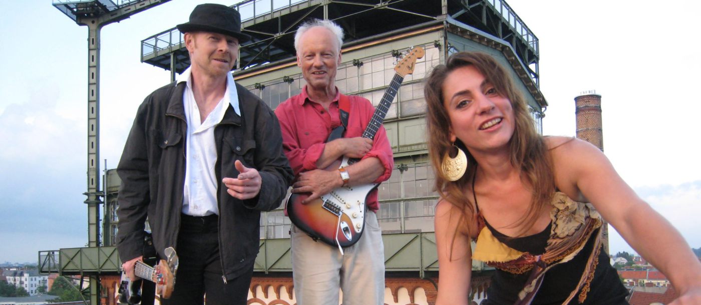 Salon  -  Carmen Jaime & Michael Gechter Trio